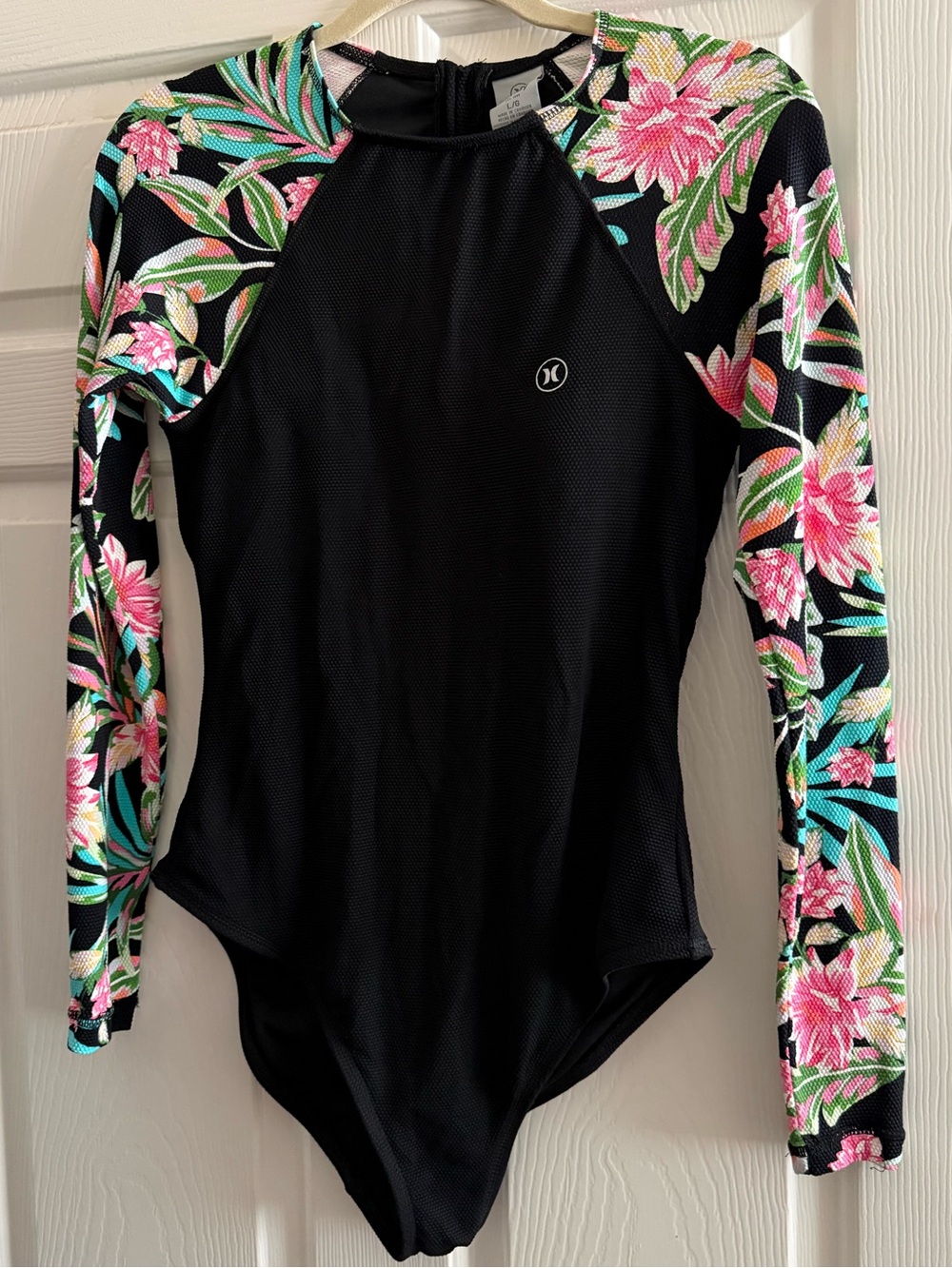 Hurley Black Floral Long Sleeve Rash Guard One Piece Swimsuit UPF 50 Size L - Picture 13 of 17